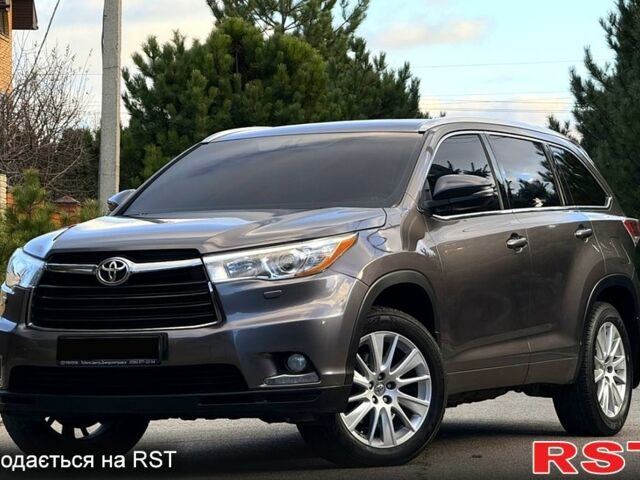 Серый Тойота Хайлендер, объемом двигателя 3.5 л и пробегом 132 тыс. км за 23200 $, фото 1 на Automoto.ua