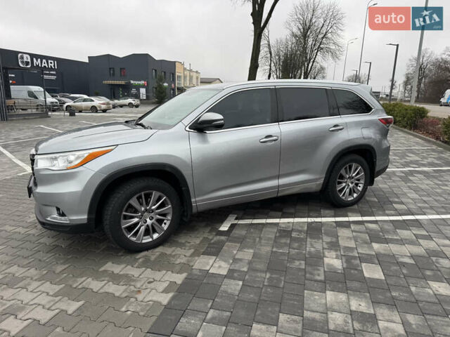 Сірий Тойота Хайлендер, об'ємом двигуна 2.67 л та пробігом 227 тис. км за 23400 $, фото 1 на Automoto.ua