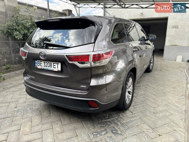 Сірий Тойота Хайлендер, об'ємом двигуна 3.46 л та пробігом 147 тис. км за 23500 $, фото 1 на Automoto.ua