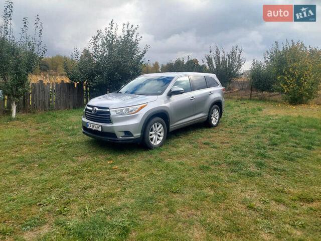 Тойота Хайлендер 2016 в Киеве на Automoto.ua Серый Тойота Хайлендер, объемом двигателя 3.46 л и пробегом 150 тыс. км за 20500 $, фото 1 на Automoto.ua