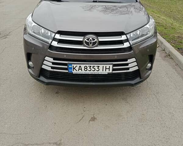 Сірий Тойота Хайлендер, об'ємом двигуна 2.67 л та пробігом 122 тис. км за 26800 $, фото 1 на Automoto.ua