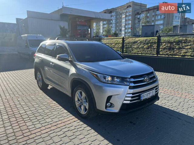 Сірий Тойота Хайлендер, об'ємом двигуна 3.49 л та пробігом 176 тис. км за 34000 $, фото 1 на Automoto.ua