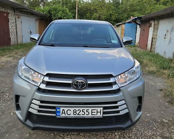 Серый Тойота Хайлендер, объемом двигателя 3.46 л и пробегом 87 тыс. км за 25300 $, фото 1 на Automoto.ua
