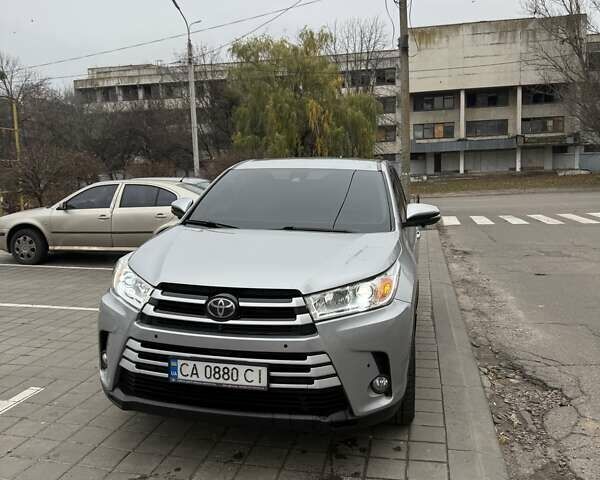 Сірий Тойота Хайлендер, об'ємом двигуна 3.46 л та пробігом 104 тис. км за 29500 $, фото 1 на Automoto.ua