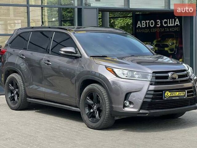 Серый Тойота Хайлендер, объемом двигателя 3.46 л и пробегом 142 тыс. км за 37900 $, фото 1 на Automoto.ua