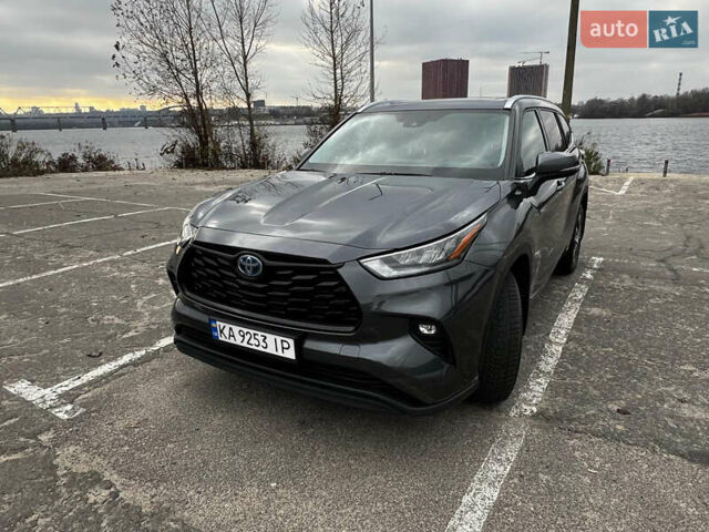 Сірий Тойота Хайлендер, об'ємом двигуна 2.49 л та пробігом 145 тис. км за 43000 $, фото 1 на Automoto.ua