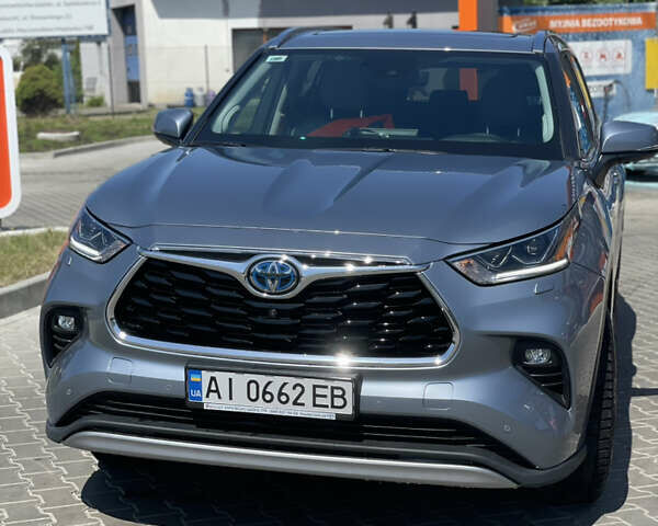 Сірий Тойота Хайлендер, об'ємом двигуна 2.49 л та пробігом 70 тис. км за 58000 $, фото 1 на Automoto.ua