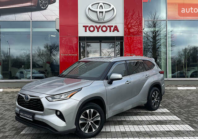 Серый Тойота Хайлендер, объемом двигателя 2.49 л и пробегом 98 тыс. км за 39905 $, фото 1 на Automoto.ua