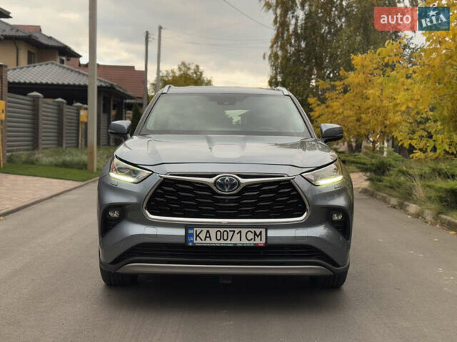 Тойота Хайлендер 2021 у Києві на Automoto.ua Сірий Тойота Хайлендер, об'ємом двигуна 2.49 л та пробігом 32 тис. км за 65000 $, фото 1 на Automoto.ua