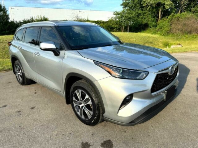 Сірий Тойота Хайлендер, об'ємом двигуна 2.4 л та пробігом 12 тис. км за 37100 $, фото 1 на Automoto.ua