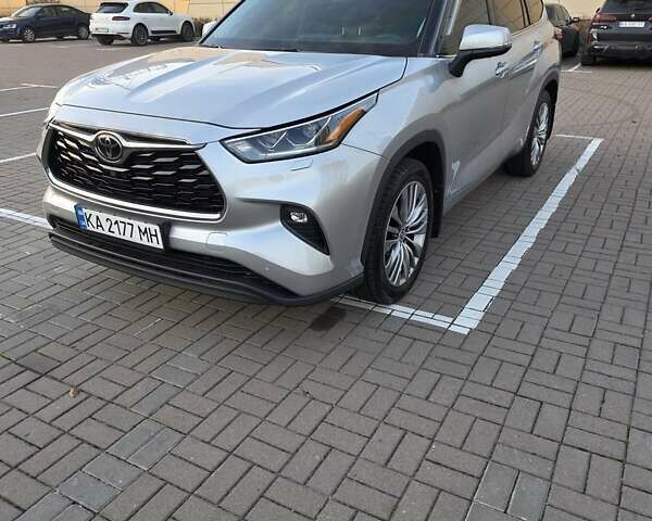 Серый Тойота Хайлендер, объемом двигателя 3.46 л и пробегом 13 тыс. км за 53500 $, фото 1 на Automoto.ua