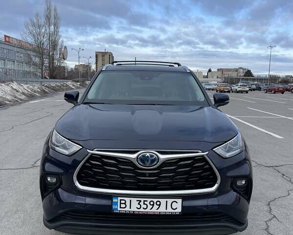 Синий Тойота Хайлендер, объемом двигателя 2.49 л и пробегом 32 тыс. км за 50000 $, фото 1 на Automoto.ua