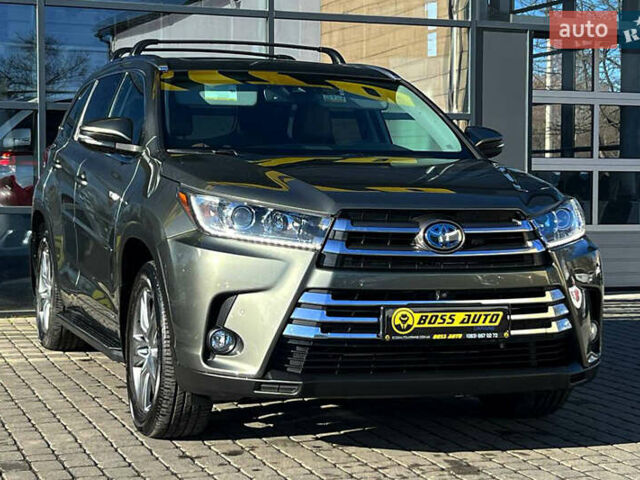 Зеленый Тойота Хайлендер, объемом двигателя 3.46 л и пробегом 46 тыс. км за 37000 $, фото 1 на Automoto.ua