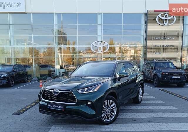 Зеленый Тойота Хайлендер, объемом двигателя 2.49 л и пробегом 4 тыс. км за 61192 $, фото 1 на Automoto.ua