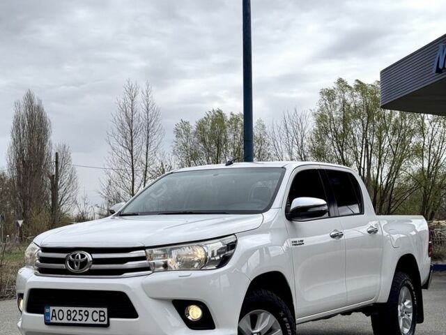 Білий Тойота Хайлюкс, об'ємом двигуна 2.4 л та пробігом 234 тис. км за 28200 $, фото 1 на Automoto.ua