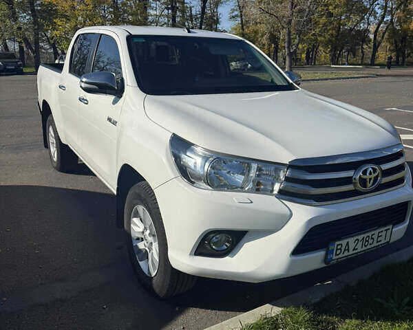 Білий Тойота Хайлюкс, об'ємом двигуна 2.39 л та пробігом 197 тис. км за 25500 $, фото 1 на Automoto.ua
