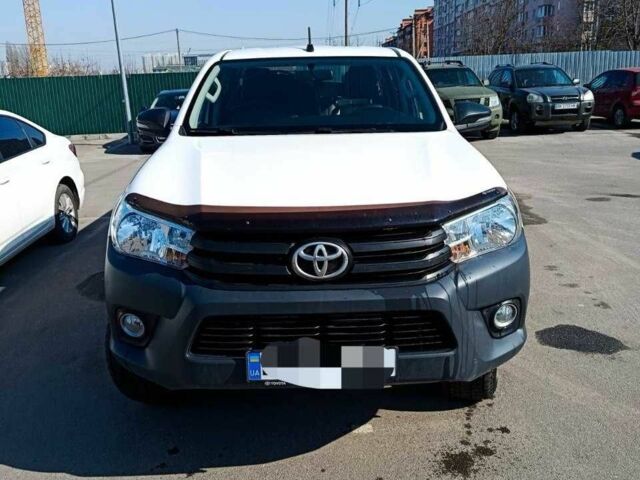 Белый Тойота Хайлюкс, объемом двигателя 2.4 л и пробегом 117 тыс. км за 15000 $, фото 1 на Automoto.ua