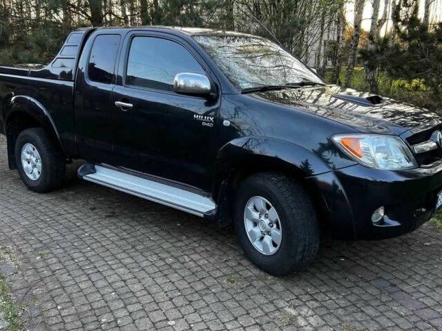 Чорний Тойота Хайлюкс, об'ємом двигуна 2.5 л та пробігом 253 тис. км за 4000 $, фото 1 на Automoto.ua