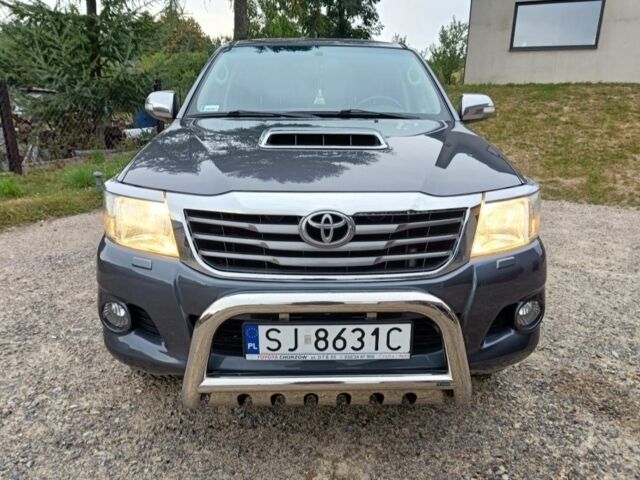 Серый Тойота Хайлюкс, объемом двигателя 3 л и пробегом 107 тыс. км за 4500 $, фото 1 на Automoto.ua
