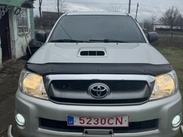 Сірий Тойота Хайлюкс, об'ємом двигуна 2.5 л та пробігом 290 тис. км за 6700 $, фото 1 на Automoto.ua