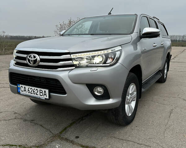 Серый Тойота Хайлюкс, объемом двигателя 2.39 л и пробегом 109 тыс. км за 28620 $, фото 1 на Automoto.ua