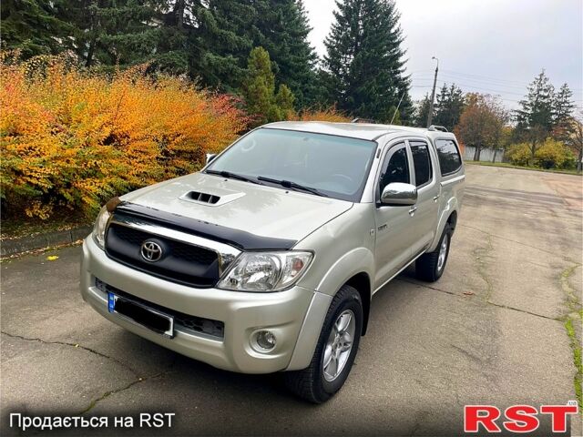 Тойота Хайлюкс 2009 в Киеве на Automoto.ua Серый Тойота Хайлюкс, объемом двигателя 3 л и пробегом 312 тыс. км за 17500 $, фото 1 на Automoto.ua