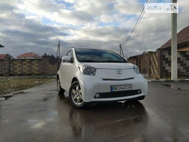 Белый Тойота АйКью, объемом двигателя 1 л и пробегом 190 тыс. км за 5950 $, фото 1 на Automoto.ua