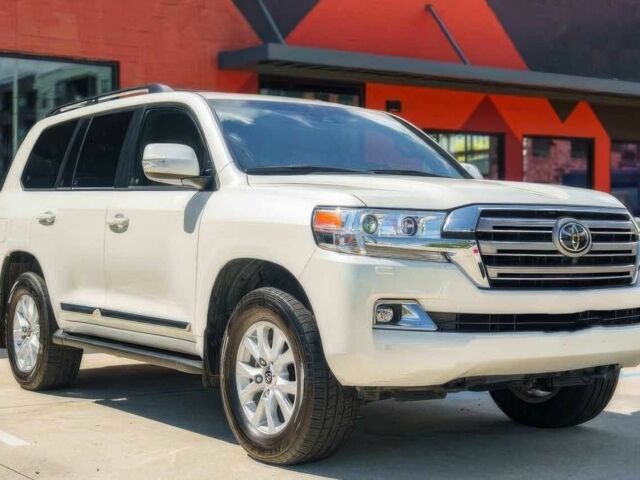 Белый Тойота Ленд Крузер 100, объемом двигателя 5.7 л и пробегом 24 тыс. км за 46000 $, фото 1 на Automoto.ua