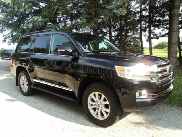 Черный Тойота Ленд Крузер 100, объемом двигателя 5.7 л и пробегом 65 тыс. км за 8500 $, фото 1 на Automoto.ua