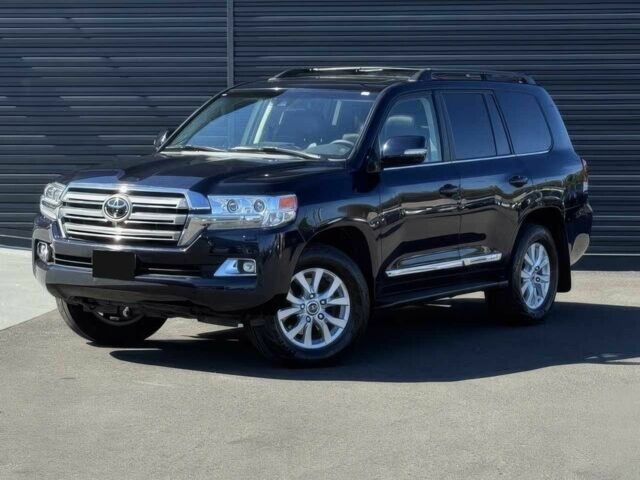 Черный Тойота Ленд Крузер 100, объемом двигателя 5.7 л и пробегом 50 тыс. км за 20000 $, фото 1 на Automoto.ua