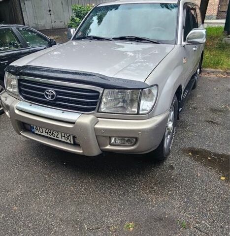 Серый Тойота Ленд Крузер 100, объемом двигателя 4.2 л и пробегом 373 тыс. км за 12900 $, фото 1 на Automoto.ua