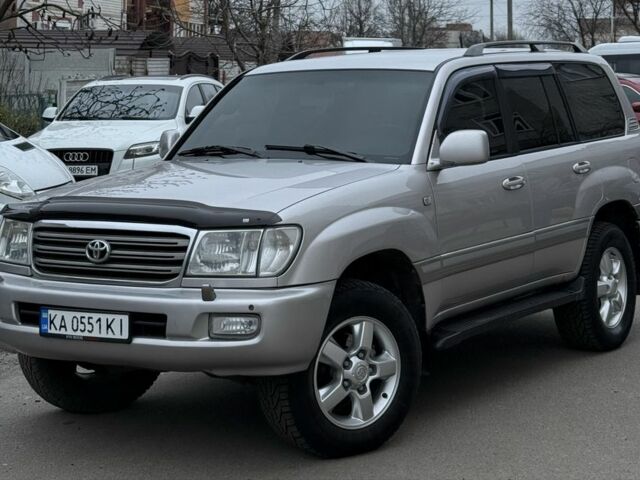 Серый Тойота Ленд Крузер 100, объемом двигателя 4.7 л и пробегом 377 тыс. км за 9500 $, фото 1 на Automoto.ua