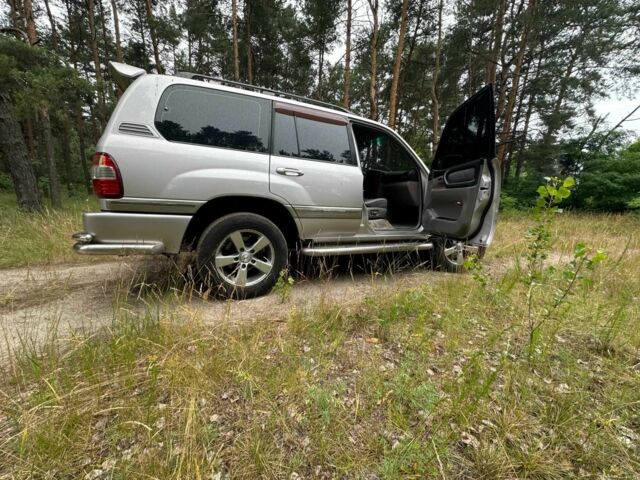 Сірий Тойота Ленд Крузер 100, об'ємом двигуна 4.7 л та пробігом 340 тис. км за 245 $, фото 1 на Automoto.ua