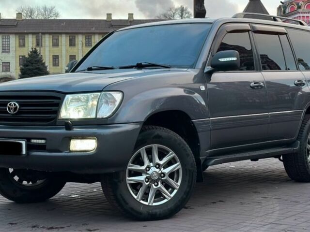 Сірий Тойота Ленд Крузер 100, об'ємом двигуна 4.7 л та пробігом 435 тис. км за 11999 $, фото 1 на Automoto.ua