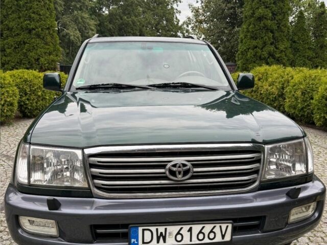 Зеленый Тойота Ленд Крузер 100, объемом двигателя 0 л и пробегом 327 тыс. км за 3300 $, фото 1 на Automoto.ua