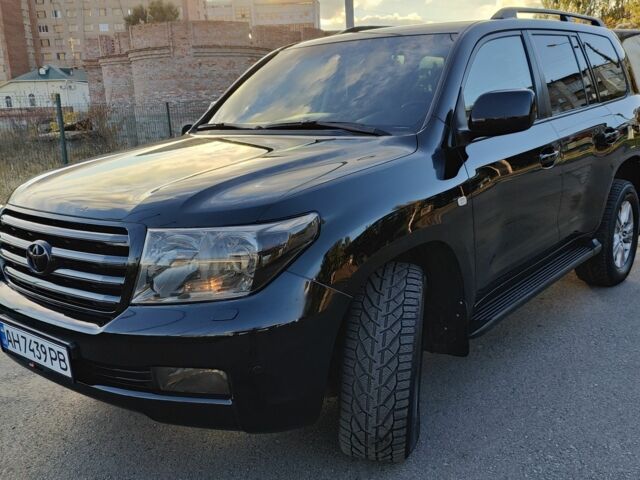 Черный Тойота Ленд Крузер 200, объемом двигателя 4.5 л и пробегом 300 тыс. км за 24000 $, фото 1 на Automoto.ua