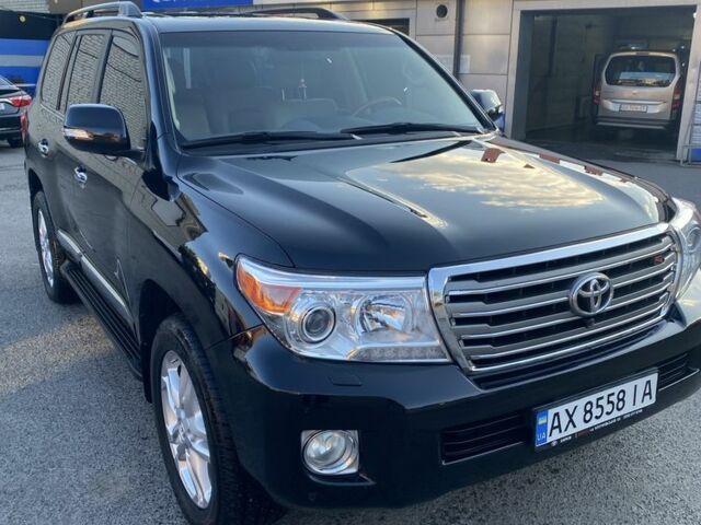 Черный Тойота Ленд Крузер 200, объемом двигателя 4.5 л и пробегом 99 тыс. км за 39500 $, фото 1 на Automoto.ua