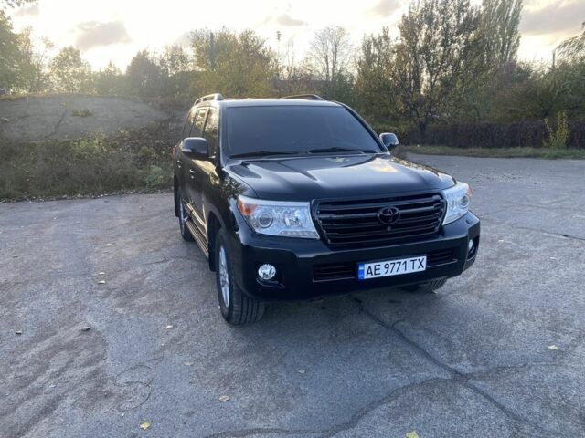 Черный Тойота Ленд Крузер 200, объемом двигателя 4.5 л и пробегом 197 тыс. км за 31000 $, фото 1 на Automoto.ua