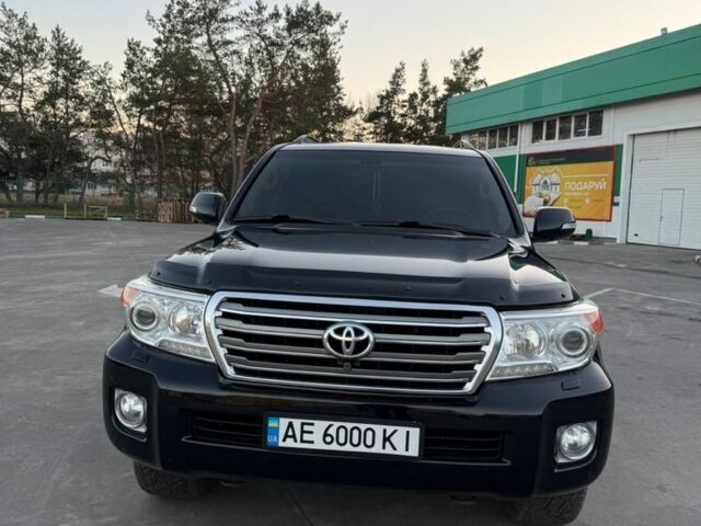 Черный Тойота Ленд Крузер 200, объемом двигателя 4.5 л и пробегом 257 тыс. км за 29300 $, фото 1 на Automoto.ua