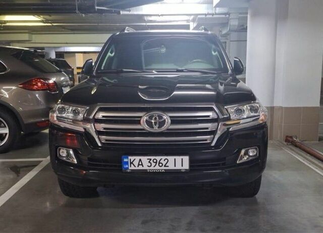 Черный Тойота Ленд Крузер 200, объемом двигателя 4.5 л и пробегом 43 тыс. км за 150000 $, фото 1 на Automoto.ua