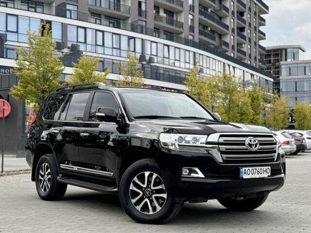 Черный Тойота Ленд Крузер 200, объемом двигателя 4.5 л и пробегом 113 тыс. км за 55000 $, фото 1 на Automoto.ua