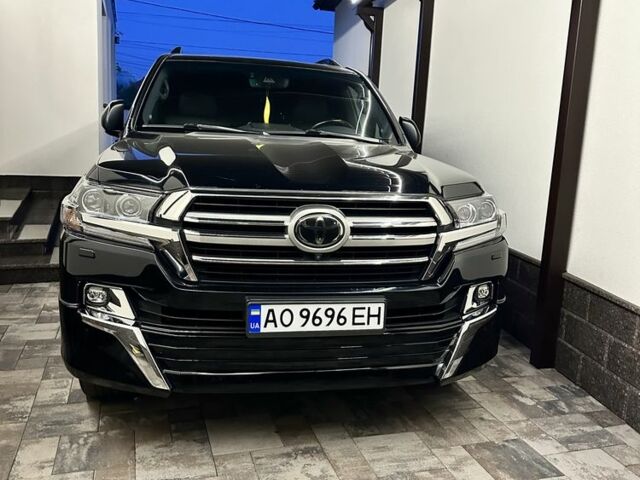 Черный Тойота Ленд Крузер 200, объемом двигателя 4.5 л и пробегом 150 тыс. км за 65800 $, фото 1 на Automoto.ua