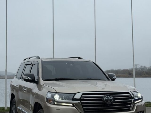 Коричневый Тойота Ленд Крузер 200, объемом двигателя 4.5 л и пробегом 250 тыс. км за 1254 $, фото 1 на Automoto.ua