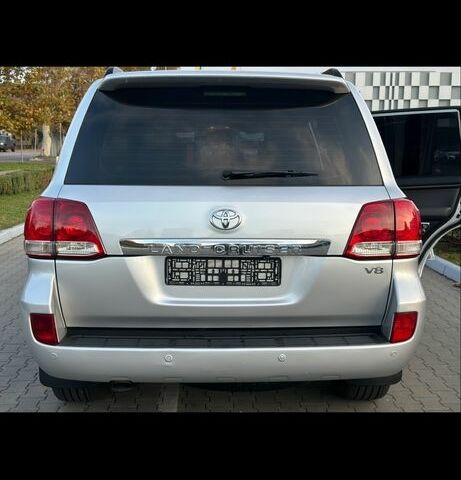 Сірий Тойота Ленд Крузер 200, об'ємом двигуна 4.5 л та пробігом 340 тис. км за 23500 $, фото 1 на Automoto.ua