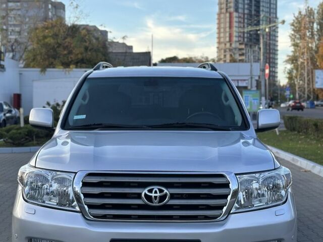 Серый Тойота Ленд Крузер 200, объемом двигателя 4.5 л и пробегом 340 тыс. км за 23000 $, фото 1 на Automoto.ua