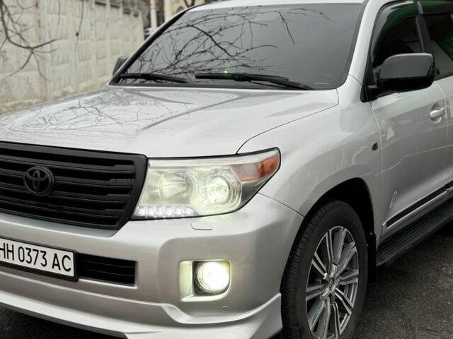 Сірий Тойота Ленд Крузер 200, об'ємом двигуна 4.5 л та пробігом 298 тис. км за 24200 $, фото 1 на Automoto.ua