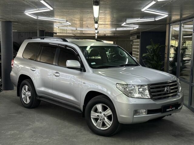 Сірий Тойота Ленд Крузер 200, об'ємом двигуна 4.5 л та пробігом 340 тис. км за 23900 $, фото 1 на Automoto.ua