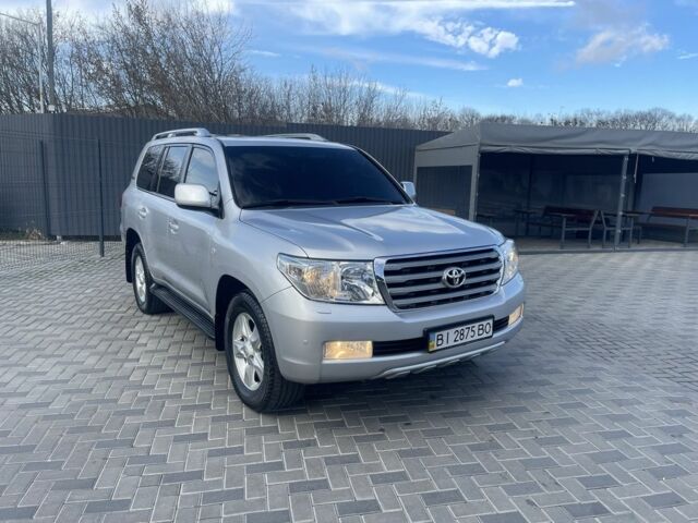 Серый Тойота Ленд Крузер 200, объемом двигателя 4.5 л и пробегом 104 тыс. км за 32000 $, фото 1 на Automoto.ua