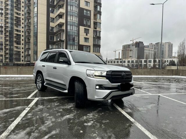 Серый Тойота Ленд Крузер 200, объемом двигателя 4.5 л и пробегом 170 тыс. км за 55000 $, фото 1 на Automoto.ua