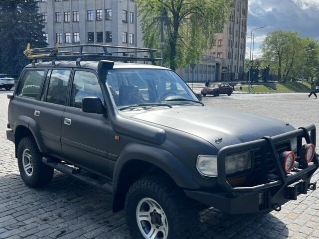 Черный Тойота Ленд Крузер 80, объемом двигателя 4.4 л и пробегом 270 тыс. км за 14000 $, фото 1 на Automoto.ua